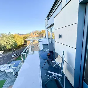 Contemporary With Private Terraces In Shoreditch, Hoxton, Islington Apartment